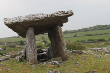 Poulnabrone tomb